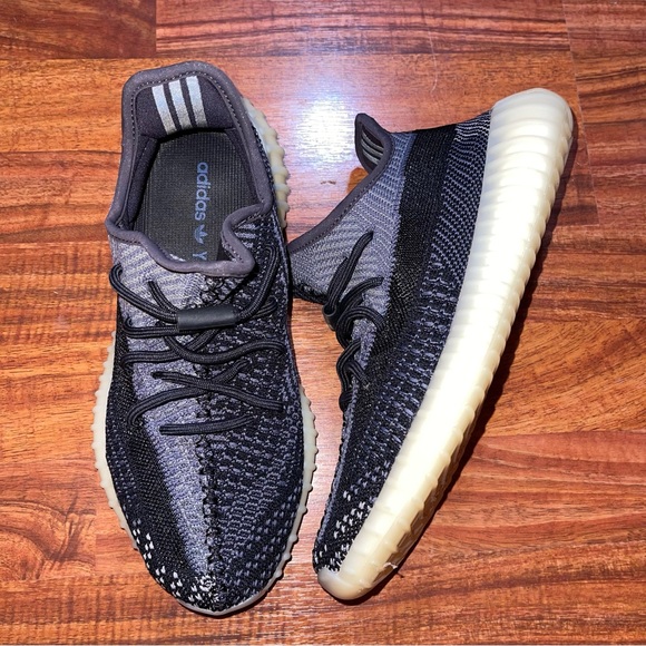 Yeezy Boost 350 V2 ‘Carbon’ or ‘Asriel’ - Picture 2 of 8